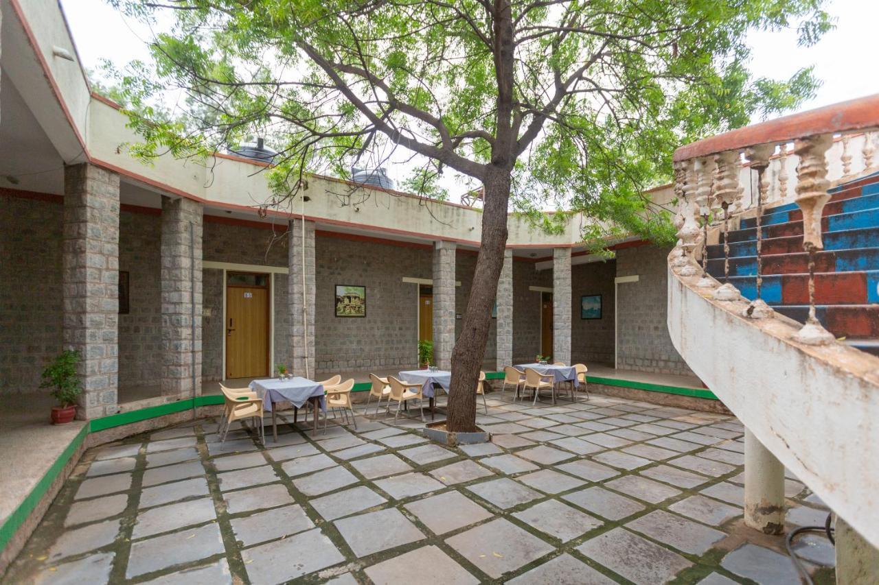 Kstdc Hotel Mayura Bhuvaneshwari Kamalapur Hampi Exterior photo
