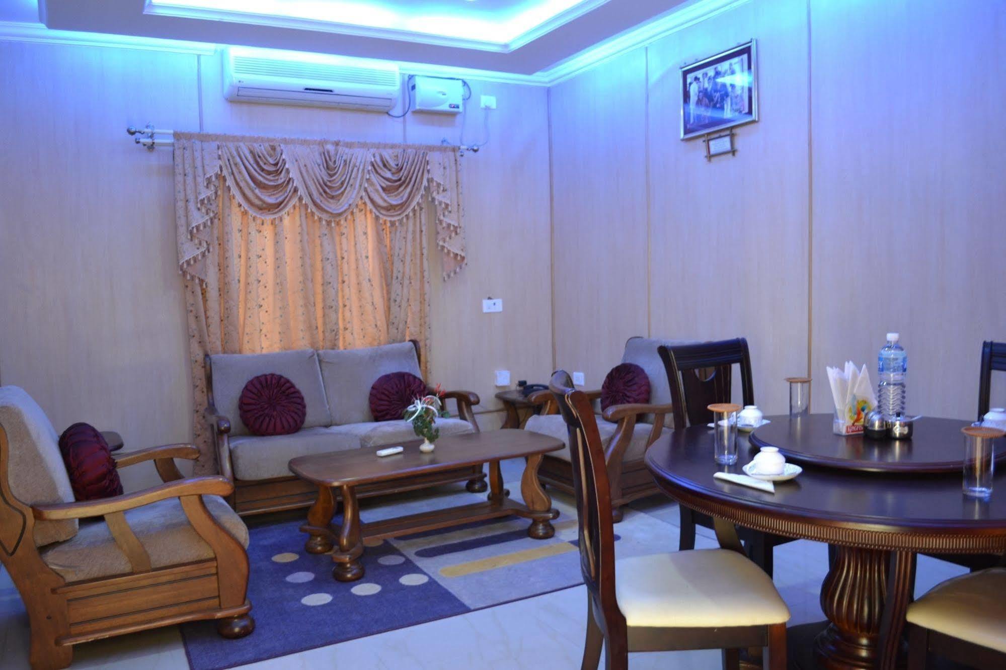 Kstdc Hotel Mayura Bhuvaneshwari Kamalapur Hampi Exterior photo